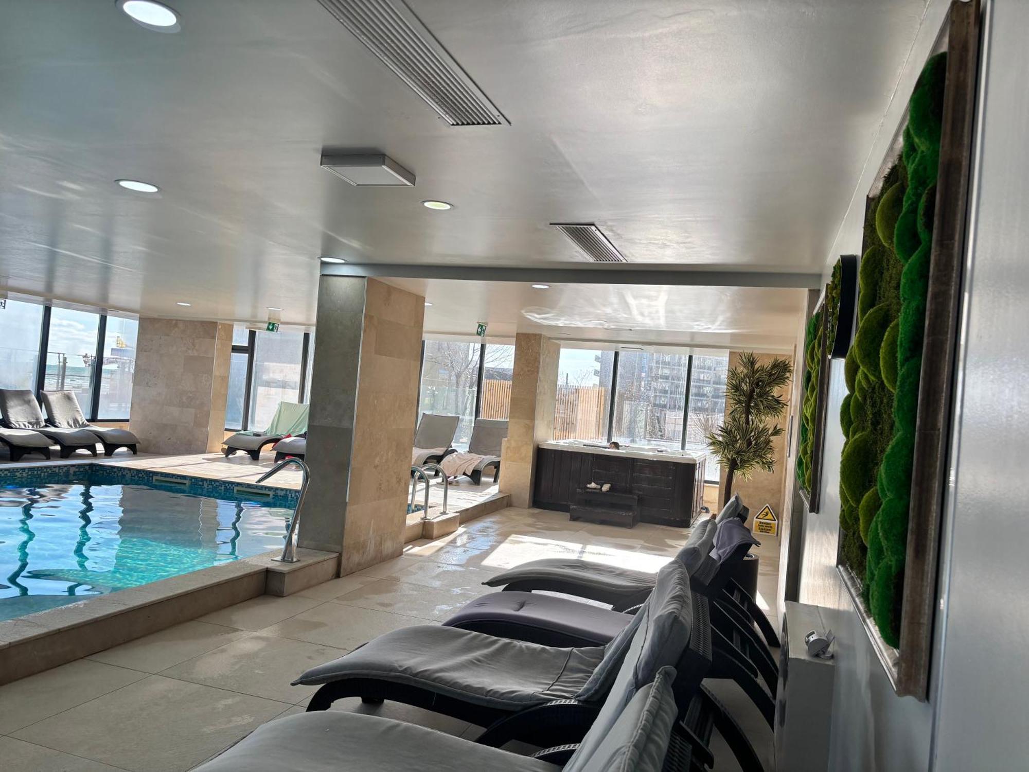 Purple Onyx - Pool & Spa Beach Resort นาโวดาริ ภายนอก รูปภาพ